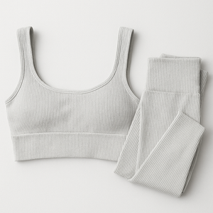 Roupa esportiva feminina, sem manga, leve.