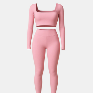 Conjunto esportivo manga comprida.