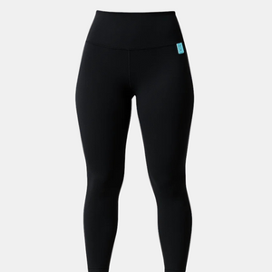 Calça justa, cintura alta com bolsos